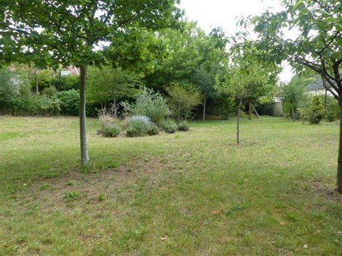 Terrain constructible - 1118m² - Presles-et-Thierny