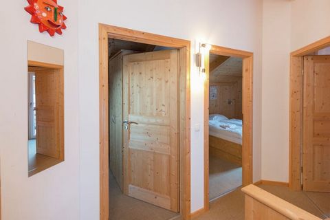 Este espacioso chalet se encuentra en Annaberg-Lungötz, cerca de la región de Dachstein-West Wintersports. Ideal para una familia, puede acomodar a 8 personas y tiene 3 dormitorios.