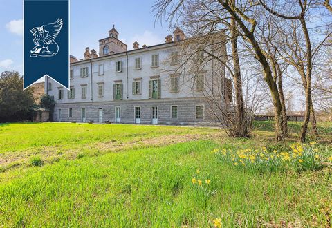 In the province of Pavia, there is this majestic historical estate with a 2,5-hectare park for sale. Built between the end of the 1700s and the early 1800s, and masterfully preserved over the centuries, this complex measures a striking 2,821 sqm. The...