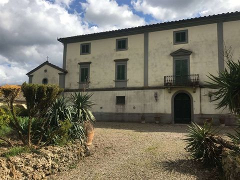 SANGIMIGNANO (SI): The farm is located in the municipality of Colle di Val d'Elsa and a small part in the municipality of San Gimignano, it is 350 metres above sea level, it has a surface area of approximately 315 Hectares, of which: * about 83 Ha ar...