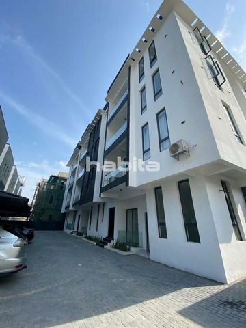 Este apartamento de 2 dormitorios bien terminado en Ikate Lekki, un buen barrio, tiene lo que necesita para vivir cómodamente. La seguridad es alta, el valor en este entorno está en constante aumento.