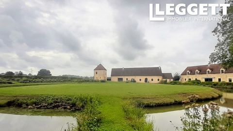 A24384AND61 - Old farmhouse on 3ha82 of adjoining land. The estate is made up of 2 farmhouses delimiting a large semi-enclosed main courtyard with moat and dovecote + outbuildings + attics + agricultural buildings.Main house completely restored. 320 ...