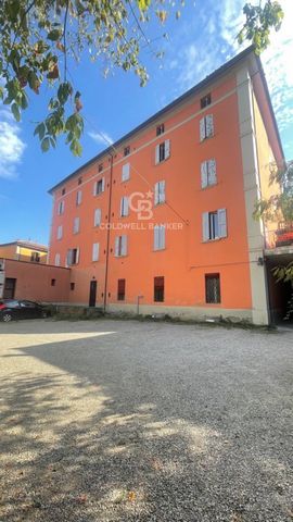 Bologna - Margherita Gardens Adjacency Via Castiglione 66 m2 - Balcony - New Business In the immediate vicinity of Porta Castiglione, a 61 m2 apartment is for sale, undergoing complete renovation. It is located on the first floor, with entrance to th...