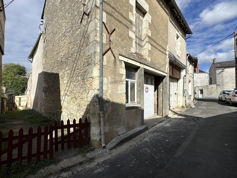 Spacious garage of 56 m2 in the center of Mirebeau. It provides a secure space to park vehicles, store personal belongings, or create a DIY workshop. Its geographical location may, subject to urban planning conditions, allow it to be transformed into...