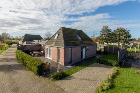 This family home is located in a small park. The large playground is a delight for children; a sandpit, climbing equipment, trampoline, slide, small field. There is a central parking lot. Max number of people: 8 Number of bedrooms: 4 Number of bathro...
