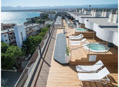 Discover Hotel Salou Sunset on Costa Dorada for your holidays: This hotel is located 200m from Capellans beach and a 7-minute drive from Port Aventura park. It features an outdoor swimming pool and a rooftop terrace with sea views. The hotel's buffet...