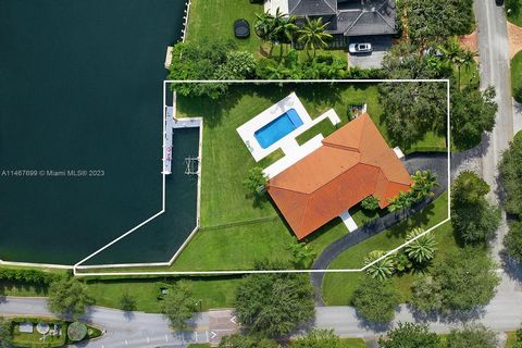Welcome to Casa Solano! This Yacht owner's Dream is located at the prestigious guard gated community of Old Cutler Bay with no bridges and direct access to the Bay. Sitting in a generous 31,304 square feet corner lot, this one story residence boasts ...