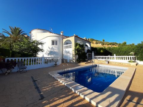 Spectacular luxury villa for sale with unbeatable views and an ideal orientation to enjoy the sun all year round. The house is located next to the Sierra Se Irta Natural Park, 20km of nature where there are trails, cycling routes, paradisiacal coves,...