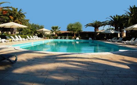 Passez des vacances de rêve dans cette maison de vacances située dans un magnifique domaine de la TrinitaPoli italienne, à proximité de la mer Adriatique. Vous avez accès à une piscine commune. Idéal pour des vacances au soleil avec votre partenaire....