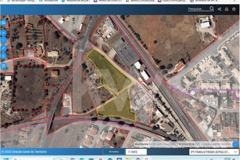 Terreno localizado em Cortesões, Tunes, muito próximo de todo o tipo de serviços, nomeadamente escolas, centro saúde, estação ferroviária, cafés e zonas de lazer.Este terreno tem uma área de 7.421 m2 , encontra-se dentro do núcleo urbano de Tunes e f...