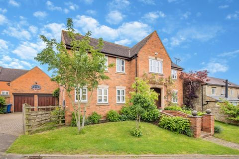 A spacious detached family home quietly located in a cul-de-sac within this attractive and popular village. Built in 1997, ‘Magnolia House’ benefits from gas-fired radiator heating and Upvc double glazing. There are three spacious reception rooms, ki...