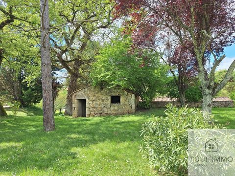 L'agence FOULIMMO vous propose sur la commune de MOIRAX, dans un environnement calme et verdoyant, une maison en pierre parfaitement rénovée sur une terrain d'environ2000 m2. Cette maison sur deux niveaux se compose d'une vaste entrée donnant accès à...