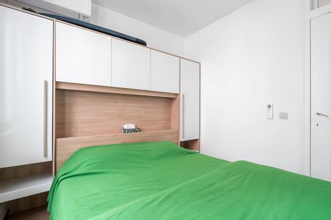 Beautiful 1-bedroom flat, just 5 minutes' walk from the beach and shopping street. Accommodates up to 4 people. The modern bathroom features an Italian walk-in shower. The bedroom is furnished with a double bed. There is also a washing machine in the...