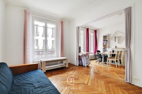 In de buurt van het Pantheon, sector rue Thouin - HENRI 4: in een hardstenen gebouw met een goede reputatie, presenteert uw bureau Century 21 u exclusief dit rustige en lichte appartement. Dit op te frissen 4-kamerappartement bestaat uit een dubbele ...