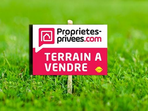 45520 - Chevilly Terrain à bâtir non viabilisé de 821m2 dans le centre de Chevilly Réseau eau, électricité, tout à l'égout présents sur rue Budget 59 990 euros honoraire d'agence inclus de 5990 euros à la charge de l'acquéreur, soit 54 000 euros hors...