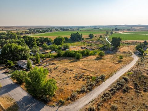 Gran oportunidad de inversión con 22 lotes escriturados en el extremo SE de la ciudad de Hudson, Wyoming. 1.49 acres en total con acceso a agua, alcantarillado, electricidad y gas, todos disponibles por una modesta tarifa de conexión. La propiedad ti...