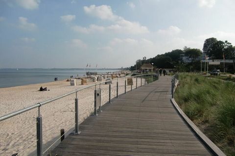 Het charmante, lichte 3-kamer maisonnette-appartement aan de rand van het bos is luxe ingericht en ligt dichtbij het strand (450 m) voor 3-4 personen.