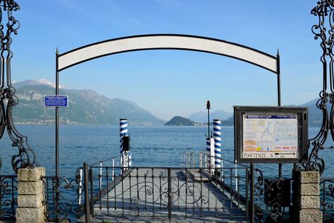 Appartement de vacances convivial et meublé de façon moderne avec balcon dans un endroit calme pour 2-4 personnes, balcon avec une vue magnifique sur le lac de Côme, piscine commune