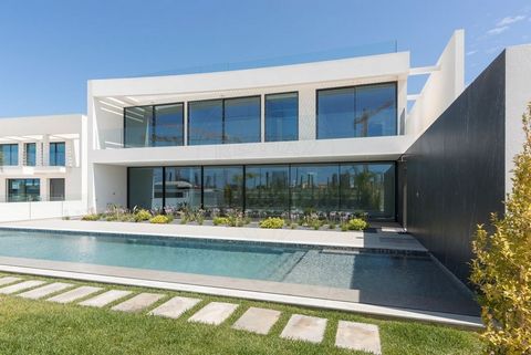 Description Fantastic villa in the last stages of construction, set on a plot of 981m² and with a basement build area of 404.75m². It consists of 3 en-suite bedrooms on the 1st floor. A bedroom/office on the ground floor and in the basement has the p...