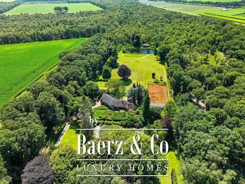 Buitengewoon wonen in Ysselsteyn! In het prachtige Ysselsteyn, omringd door de weelderige natuur, verwelkomt deze buitengewone villa u met serene rust en adembenemende landschappen. Deze woning is een toevluchtsoord van 160 vierkante meter waar u zic...