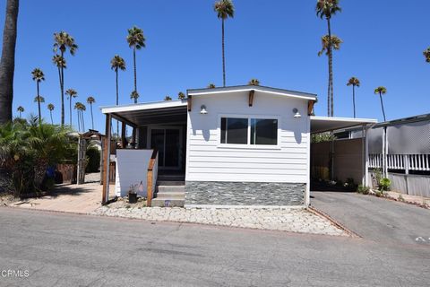 Nestled in the park of Santa Paula West, this home has been renovated to help you enjoy the finer things in life. Almost every wall has drywall. If you're looking for something more nostalgic like wood paneling or carpet, this isn't the place. And th...