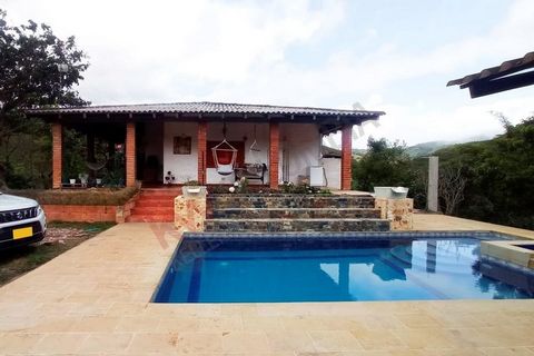 For sale Finca Kilometro 40 via El Queremal Dagua Valle del Cauca the property has a large living room, kitchen with pantry, four bedrooms, four bathrooms and a large area for parking multiple vehicles The land has large green areas, swimming pool fo...