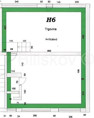 www.biliskov.com ID: 14560Максимир, улица МаксимирскаяМагазин, улица, площадь 70,80 м², в здании 1964 года постройки.Во время последней реконструкции в 2023 году была установлена ​​система вентиляции отопления и охлаждения, а также новая система конд...