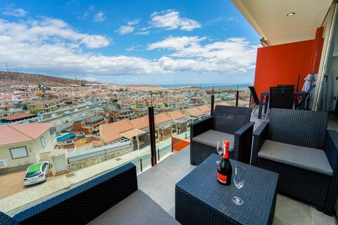 For sale is an exclusive apartment in the Residencial Ventura complex, located in Loma Dos, Arguineguín. This complex, with only 28 apartments distributed in 4 blocks, stands out for its exclusivity and stunning views. The apartment is east-facing an...