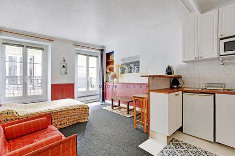 PARIS VIe - SAINT-GERMAIN-DES-PRES - The BR Immobilier Cabinet offers you this SUPERB STUDIO in the heart of one of the most popular districts of the capital. Located in an OLD building dating from 1870, on the 3rd FLOOR without elevator, it consists...