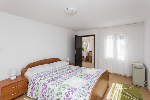 Apartment Nadalina offers self-catering accommodation in popular location in Dubrovnik, 2.3 km from the Old Town. Apartment is air conditioned and comes with one bedroom, kitchen with dining area, living room and private bathroom. Free WiFi is provid...