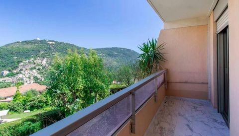 NICE CIMIEZ - Superbe Appartement Haut Standing à proximité de la clinique Saint Georges. Appartement 4 Pièces de 153m2 et d'une superficie totale de 328m2 disposant de 3 terrasses et d'un magnifique Solarium de 140m2 privé accessible depuis l'appart...