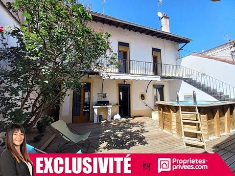 En EXCLUSIVITE, Le Coteau , découvrez mon Coup de coeur pour cette jolie maison de ville conviviale de 137 m² avec sa terrasse Cocooning agrémentée de sa mini-Piscine et ses dépendances. Elle offre en rez de chaussée, une cuisine équipée et ouverte s...