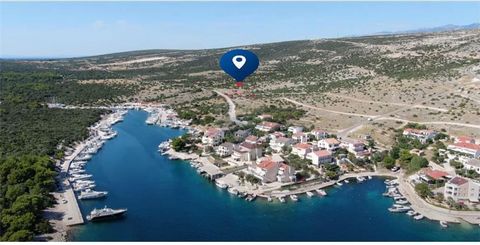 Location: Zadarska županija, Pag, Šimuni. NEU IM ANGEBOT - TOLLE LAGE Baugrundstück zum Verkauf in Šimuni auf der Insel Pag. Die Grundstücksgröße von 732m2 ist regelmäßig geformt. Es liegt in der Nähe der Straße nach Mandre. 200 Meter vom Meer entfer...