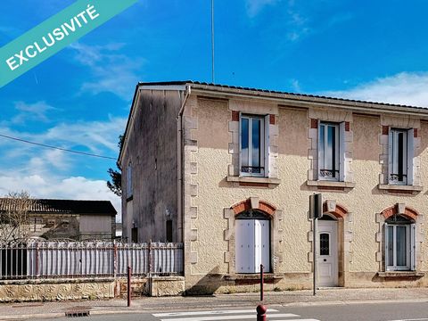 Située à Chepniers (17210), cette maison de 104 m² s'intègre harmonieusement entre la campagne environnante et les commodités de la ville. Dotée d'une exposition sud-ouest, elle bénéficie d'un bel ensoleillement. Idéalement située à proximité d'école...