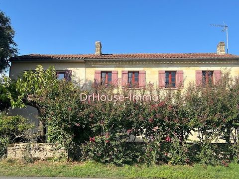 Sainte Terre close to schools and local shops, family house of 185 m² with completely independent apartment. Established on a large plot of 2500 m², this house offers three spacious bedrooms, a separate kitchen, a living room, a dining room. The hous...