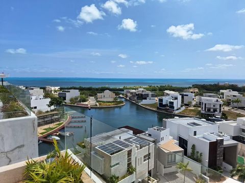 Bienvenue dans la quintessence du luxe côtier dans ce spectaculaire appartement de trois chambres et trois salles de bains, situé dans une enclave privilégiée avec un accès direct à la mer des Caraïbes. Cette propriété n’est pas seulement une résiden...