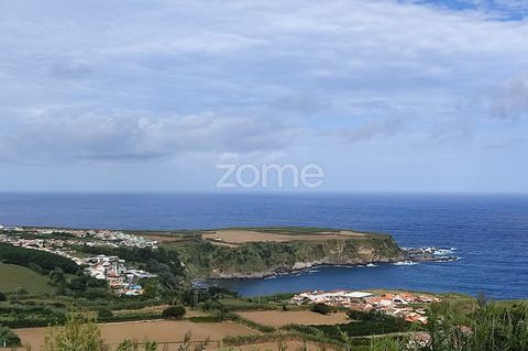 Identificação do imóvel: ZMPT570741 Dieses Grundstück befindet sich in Porto Formoso und hat eine Gesamtfläche von 6.080 m², aufgeteilt in zwei angrenzende Abschnitte, einer mit 2.000 m² und der andere mit 4.080 m². Das Anwesen besteht aus Ackerland,...