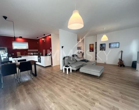 Wer wirklich ankommen will, sucht mehr als nur vier Wände einen Ort zum Durchatmen, ein Zuhause, das Ruhe ausstrahlt, sich dem Leben anpasst und Geborgenheit schenkt. Vielleicht sind genau Sie die Nächsten, die sich in dieses besondere Schwedenhaus v...