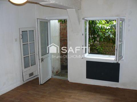 Studio, cuisine salon, salle de bain, wc séparé, chambre avec placard, cour sans vis à vis
