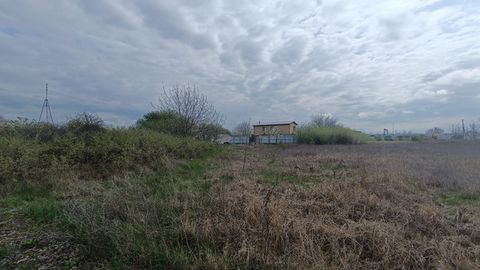 Located in Октябрьский.