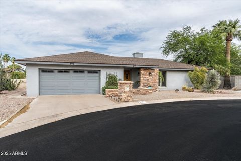 Enjoy breathtaking, unobstructed views of Phoenix Mountain Preserve from this beautiful home in Heritage Heights. You are within walking distance of hiking trails. Featuring 3 spacious bedrooms and 2.5 bathrooms, the property offers a large yard perf...