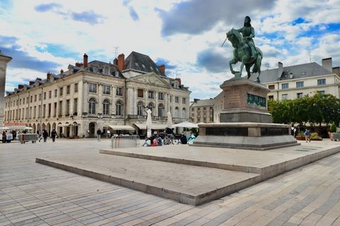ORLEANS proche rue Royale, à vendre appartement T4 à rafraîchir dans belle petite copropriété avec peu de charges