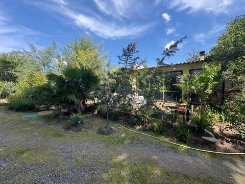 Maison de plus de 150 m² avec grand jardin arboré Enorme potentiel Fréjus