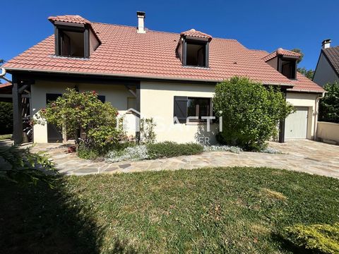 Maison individuelle de 159 m² environ, 4 chambres, bureau, 2 salles de bains.