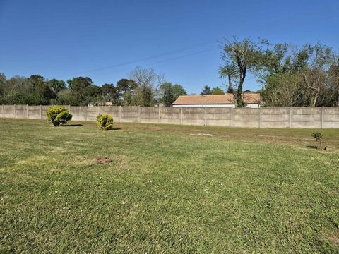 Terrain constructible de 600m&#178; sur la commune de Saint-Sauveur