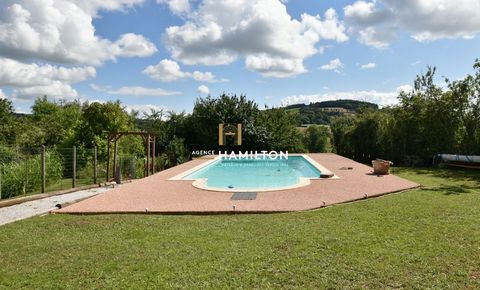 MAISON NON-MITOYENNE DE TYPE T6 AVEC VUES, TERRASSES, PISCINE ET GARAGES
