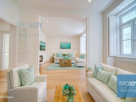 Fantástico Apartamento de Charme T4 Duplex de estilo tradicional, foi totalmente remodelado e reabilitado, mantendo a traça arquitetónica original com pé direito alto e com recuperação do chão original de tábua corrida em madeira. Combinando o charme...