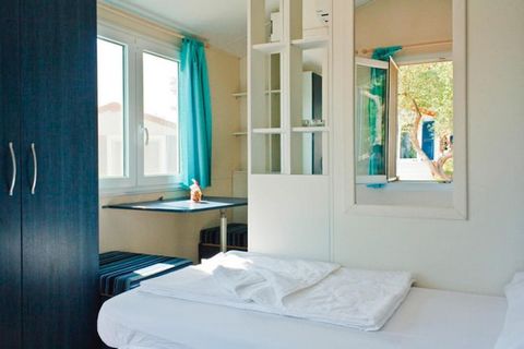 On a gentle slope, directly on a long pebble beach with a nudist area, a small marina and a newly built swimming pool, on a beautiful peninsula near Cres. The mobile homes are well and practically furnished and can accommodate up to 6 people. An anim...