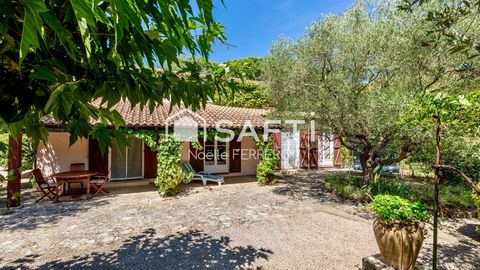 Villa au calme dans écrin de verdure à pied des golfs et commerces de Valescure