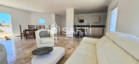 Plain-pied récent avec 3 chambres et aux belles prestations.